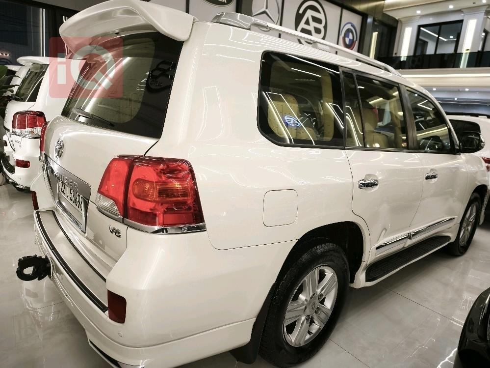 تويوتا لاندكروزر